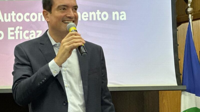 AMM acaba com salário para presidente e permite apenas uma reeleição