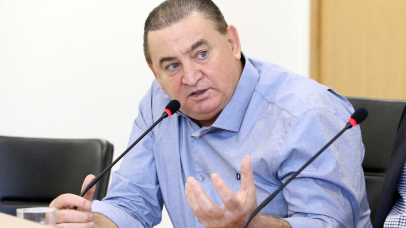 Deputado contraria acordo do partido, nega atrito com ministro e defende candidatura de ex-prefeito