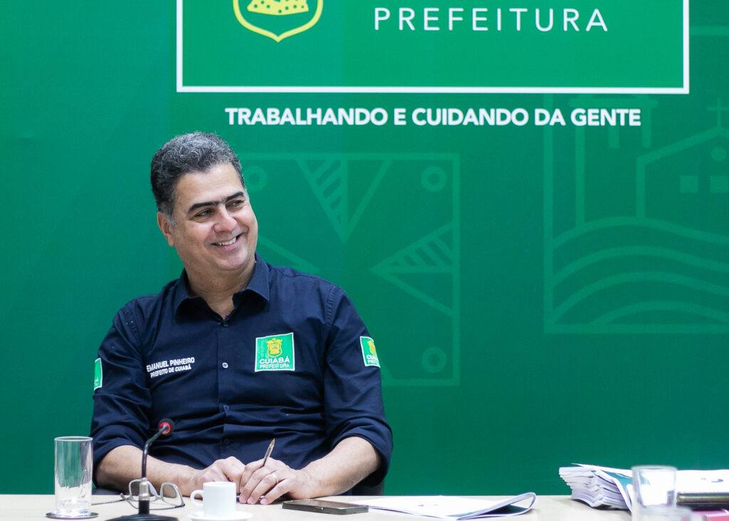 Emanuel Pinheiro está entre os prefeitos mais seguidos nas redes sociais, diz levantamento
