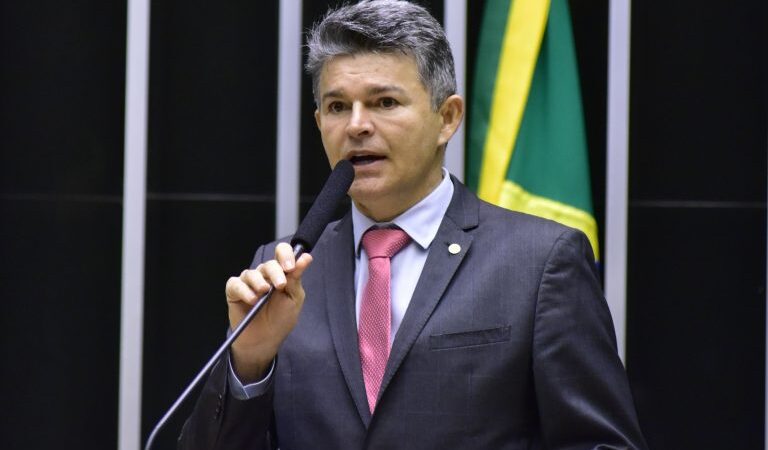 Medeiros pede afastamento de ministra e aponta uso político de tragédia no Rio Grande do Sul