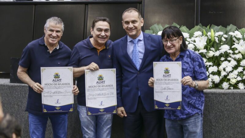 Personalidades são homenageadas em sessão especial no Parlamento