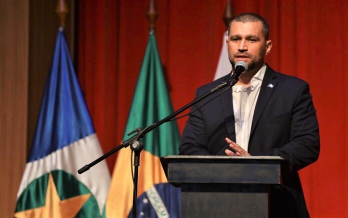 Ex-secretário nega atrito com Mauro, fala em “dever cumprido” e vai focar na reeleição da esposa em Cuiabá