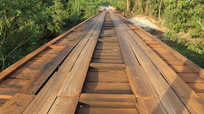 MPE denuncia prefeito, secretários e empresa por fraudes em contratos para construção de ponte em MT