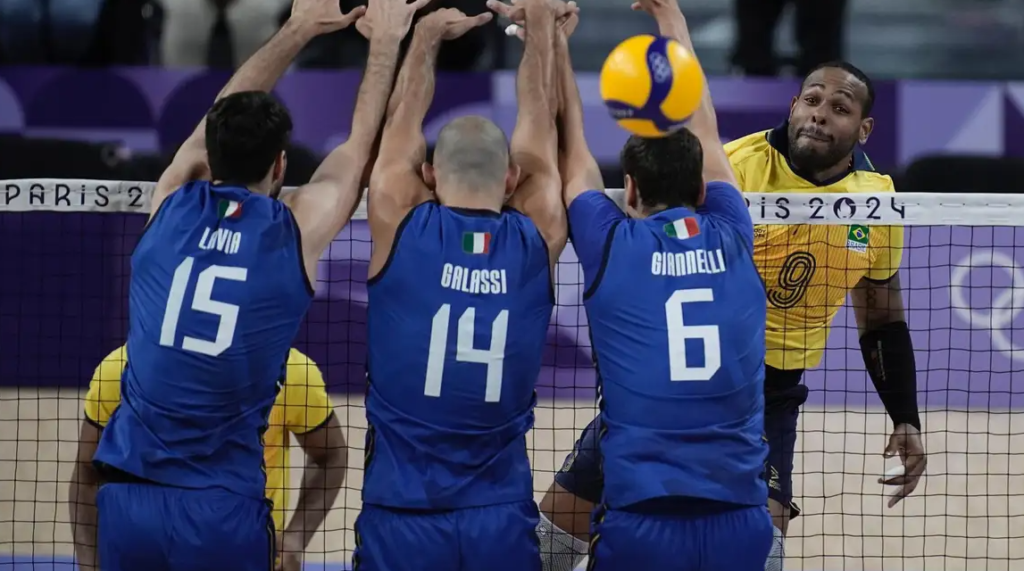 Brasil é superado pela Itália na estreia do vôlei masculino em Paris