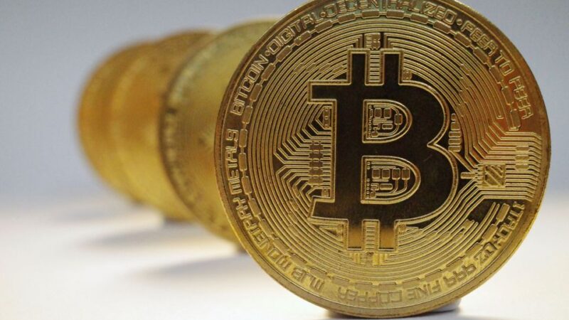 Bitcoin tem nova queda e se mantém abaixo de US$ 95 mil