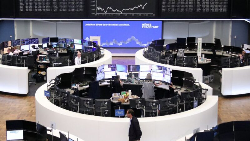 Bolsas na Europa fecham semana em alta após série de balanços