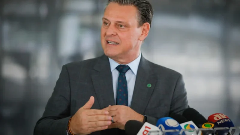 Carlos Fávaro ainda espera atrair PSB para apoiar candidatura de Lúdio Cabral