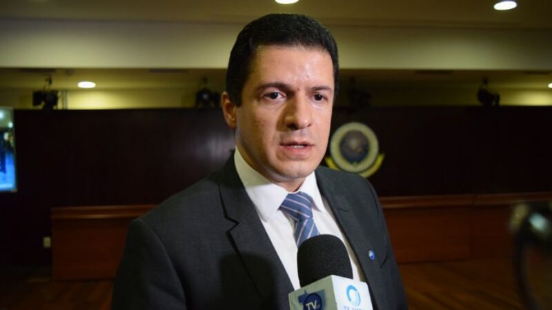 Justiça derruba material de presidente do PT com pedidos de votos a Lúdio Cabral