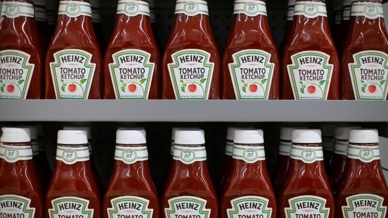 Kraft Heinz tem queda na demanda e corta previsão de vendas para 2024