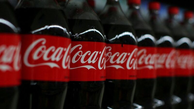 Por que a Coca-Cola não vai sofrer com as tarifas de Trump sobre alumínio