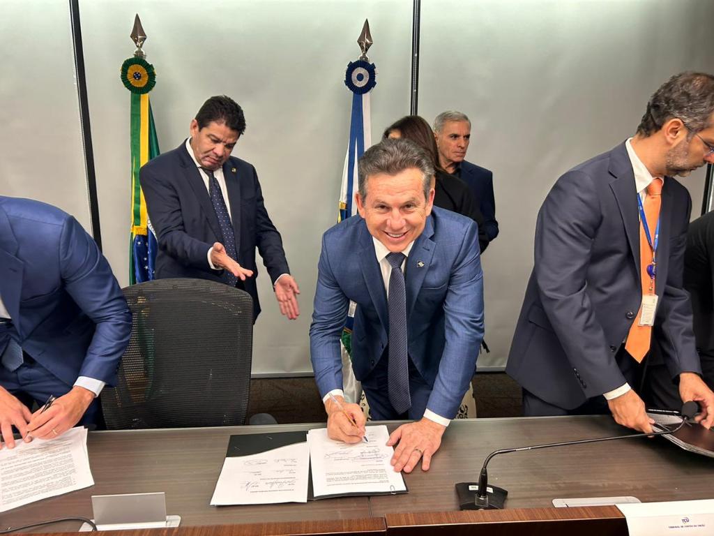 MT formaliza venda do VLT por quase R$ 800 milhões e usará valor para pagar obras do BRT e veículos
