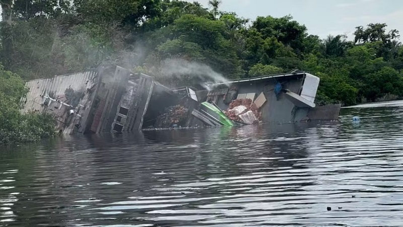 Seguem as buscas por desaparecidos após incêndio em barco no Rio Negro – Jornal Advogado – Em Mato Grosso