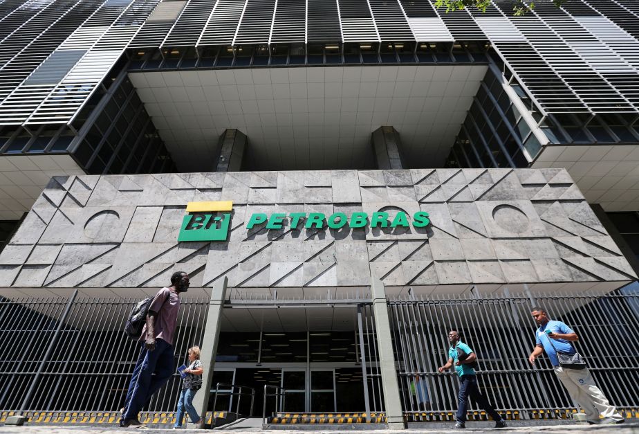 TCU retira de pauta recurso sobre política de preços da Petrobras