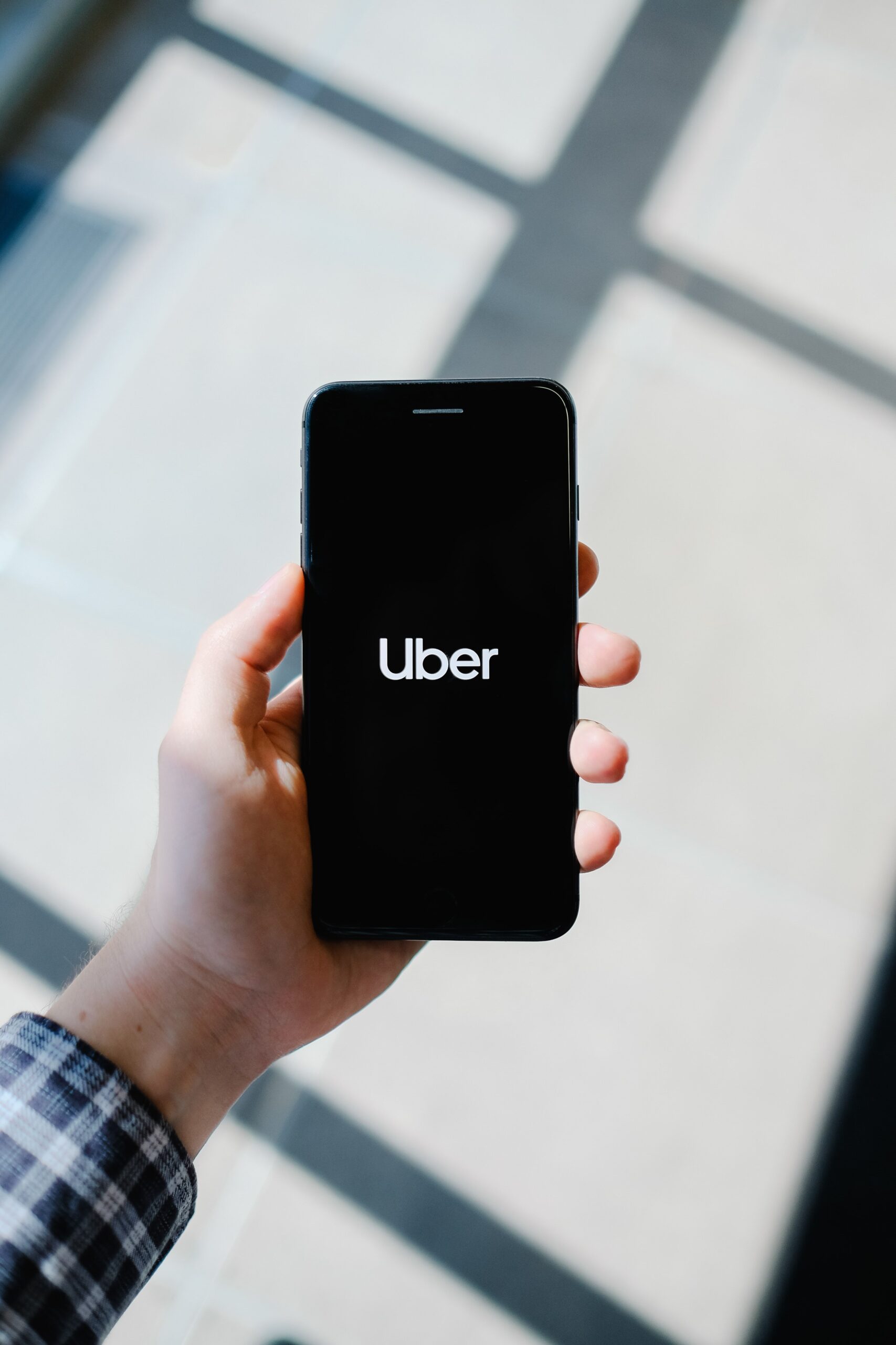 Uber e BYD firmam parceria global em veículos elétricos