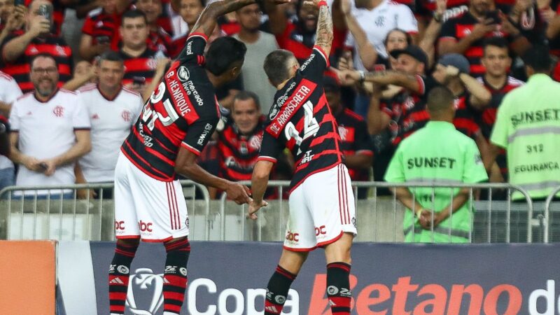 Arrascaeta decide e Flamengo avança para semifinal da Copa do Brasil