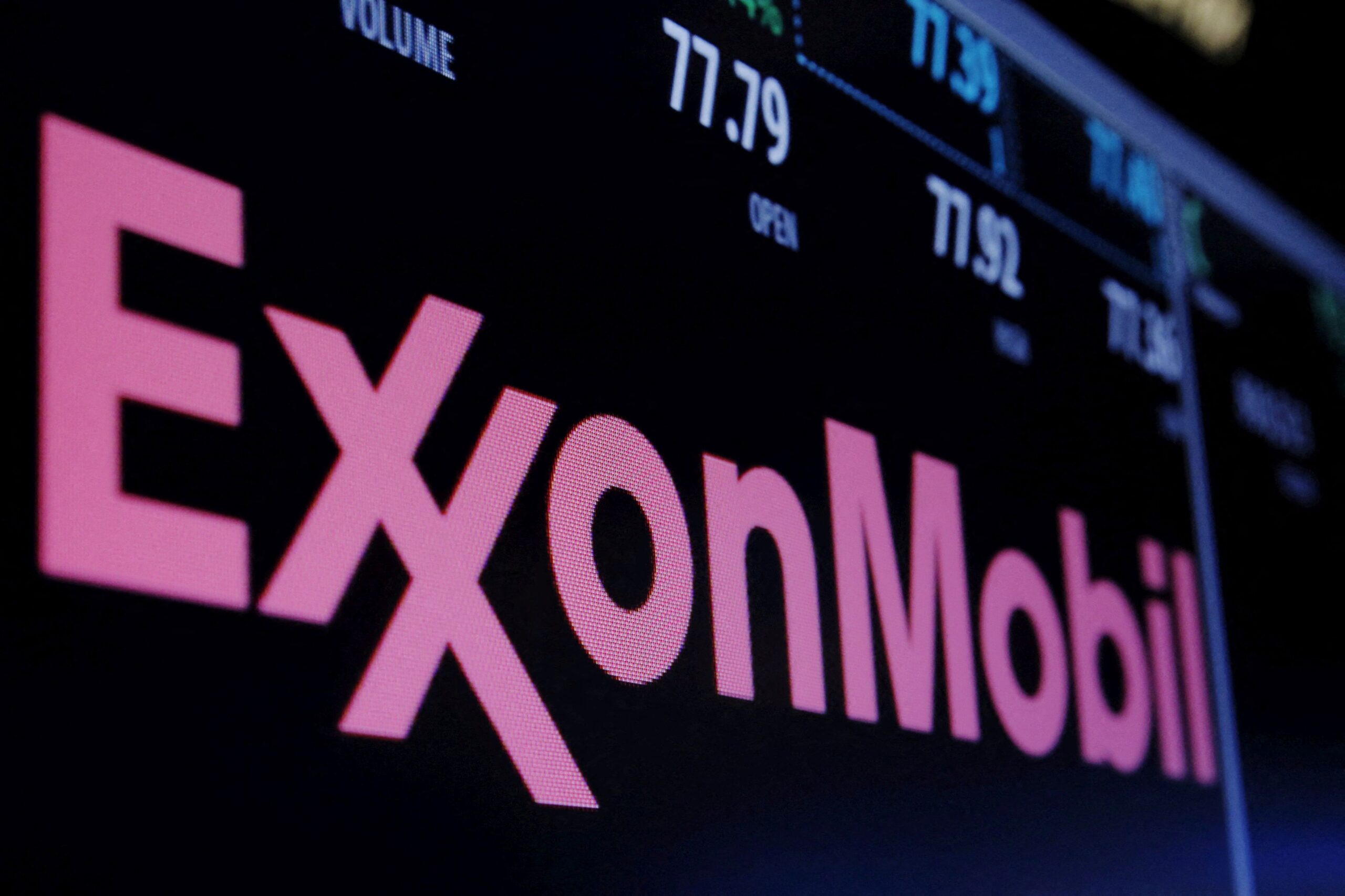 Califórnia processa Exxon por poluição global de plástico