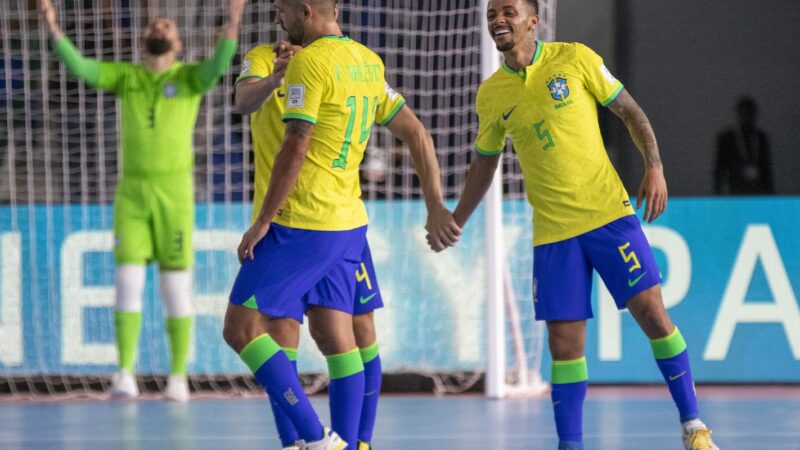 Futsal: Brasil goleia Costa Rica e chega às quartas da Copa do Mundo