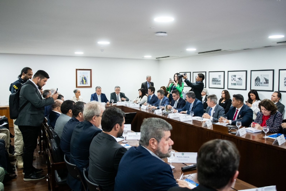 Governador de MT Participa de Encontro em Brasília sobre Amazônia e Pantanal e espera que ações discutidas para combater queimadas sejam colocadas em prática