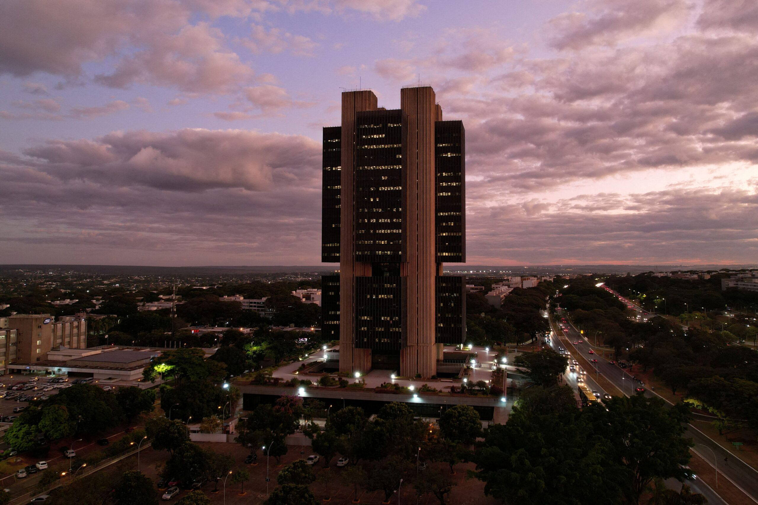 Os próximos passos do Copom e o impacto dos juros altos na economia