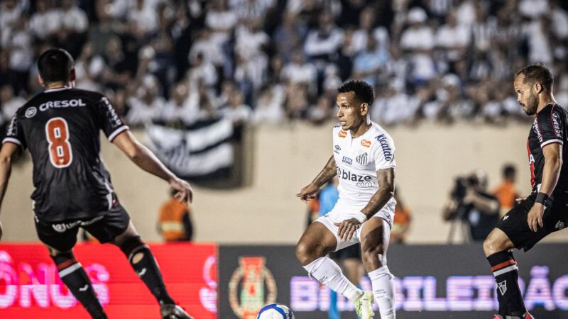 Tentando se aproximar da liderança, Santos visita o Botafogo-SP