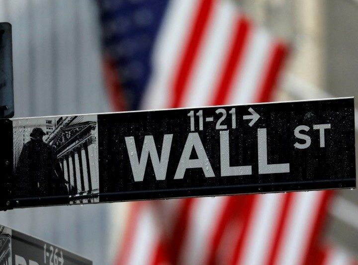 Wall Street reduz perdas após Trump adiar tarifas sobre México