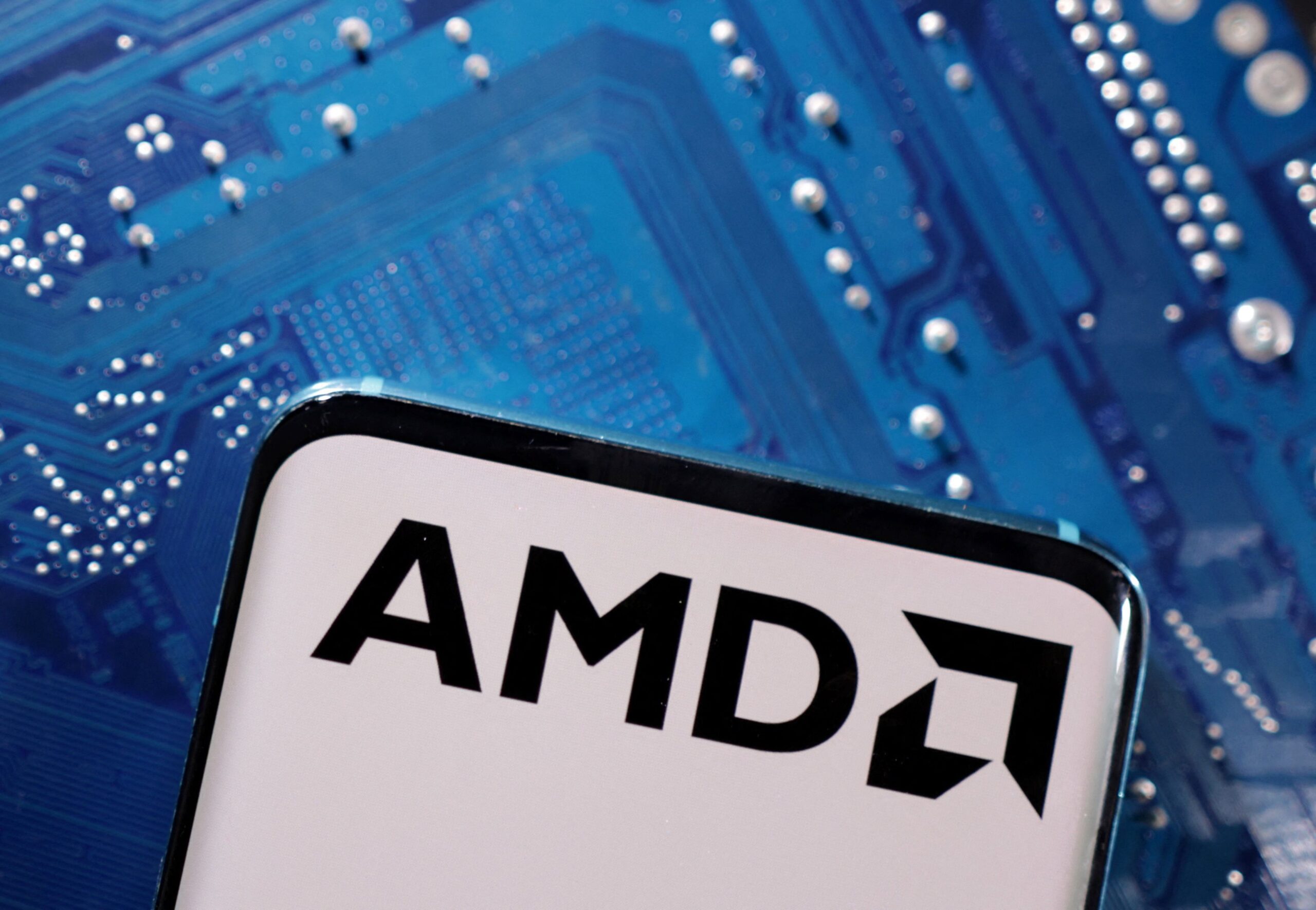 AMD prevê receita abaixo das expectativas com restrições na produção de chips de IA