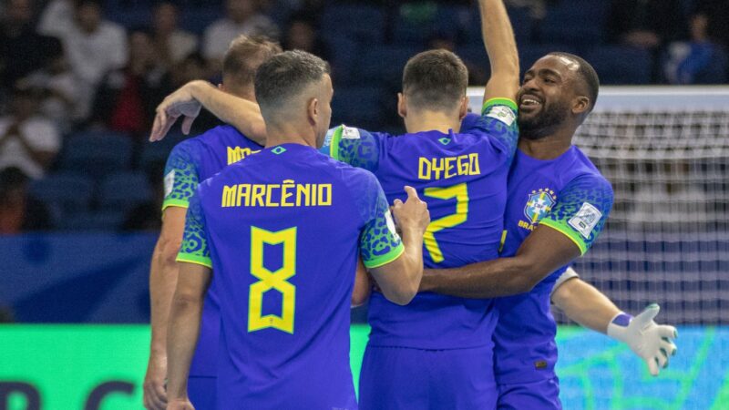 Brasil se garante na final da Copa do Mundo de futsal