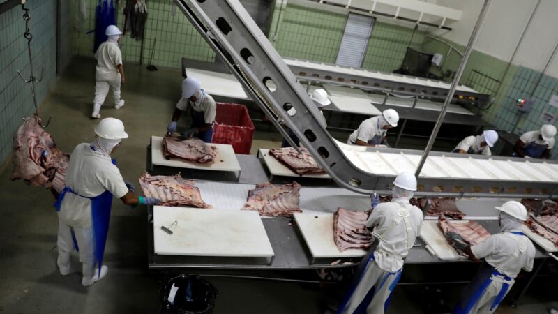 China investiga importações de carne bovina; Abiec diz que nada muda para Brasil