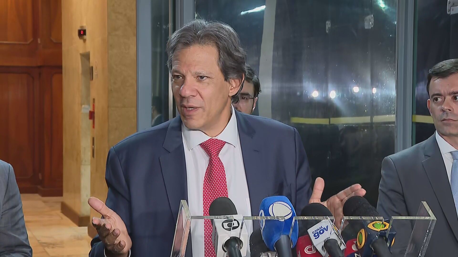 Não podemos ter receio de tomar medidas para equilibrar contas públicas, diz Haddad