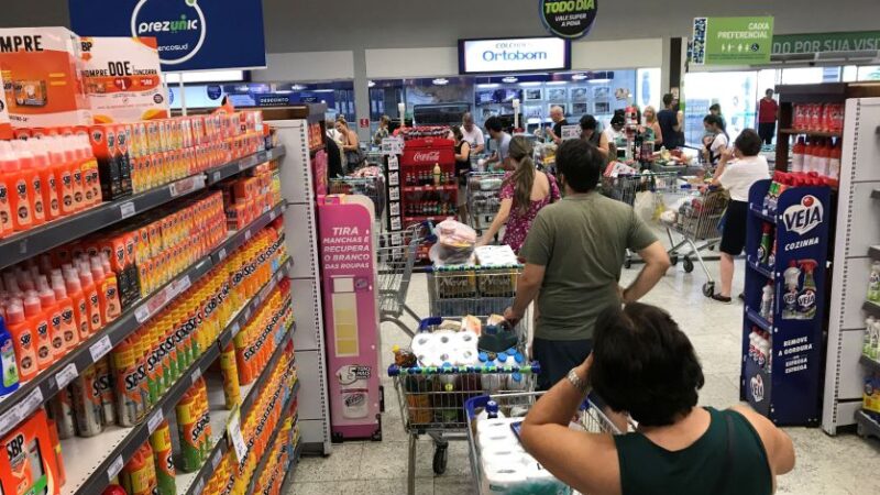 Varejo de alimentos deve encerrar 2024 com alta de 5,4%, diz estudo