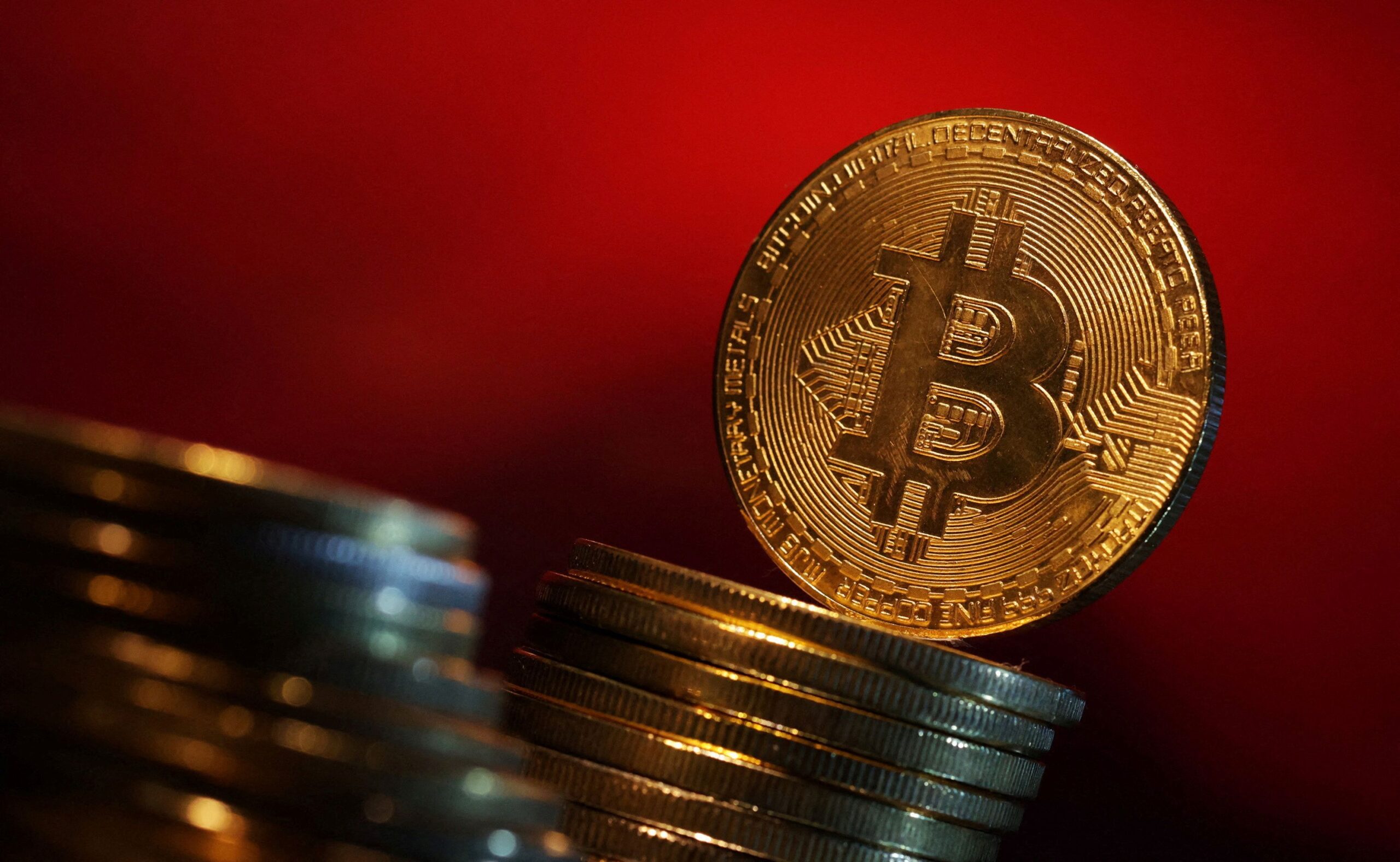 Bitcoin renova recorde pela 4ª sessão seguida e se aproxima dos US$ 100 mil