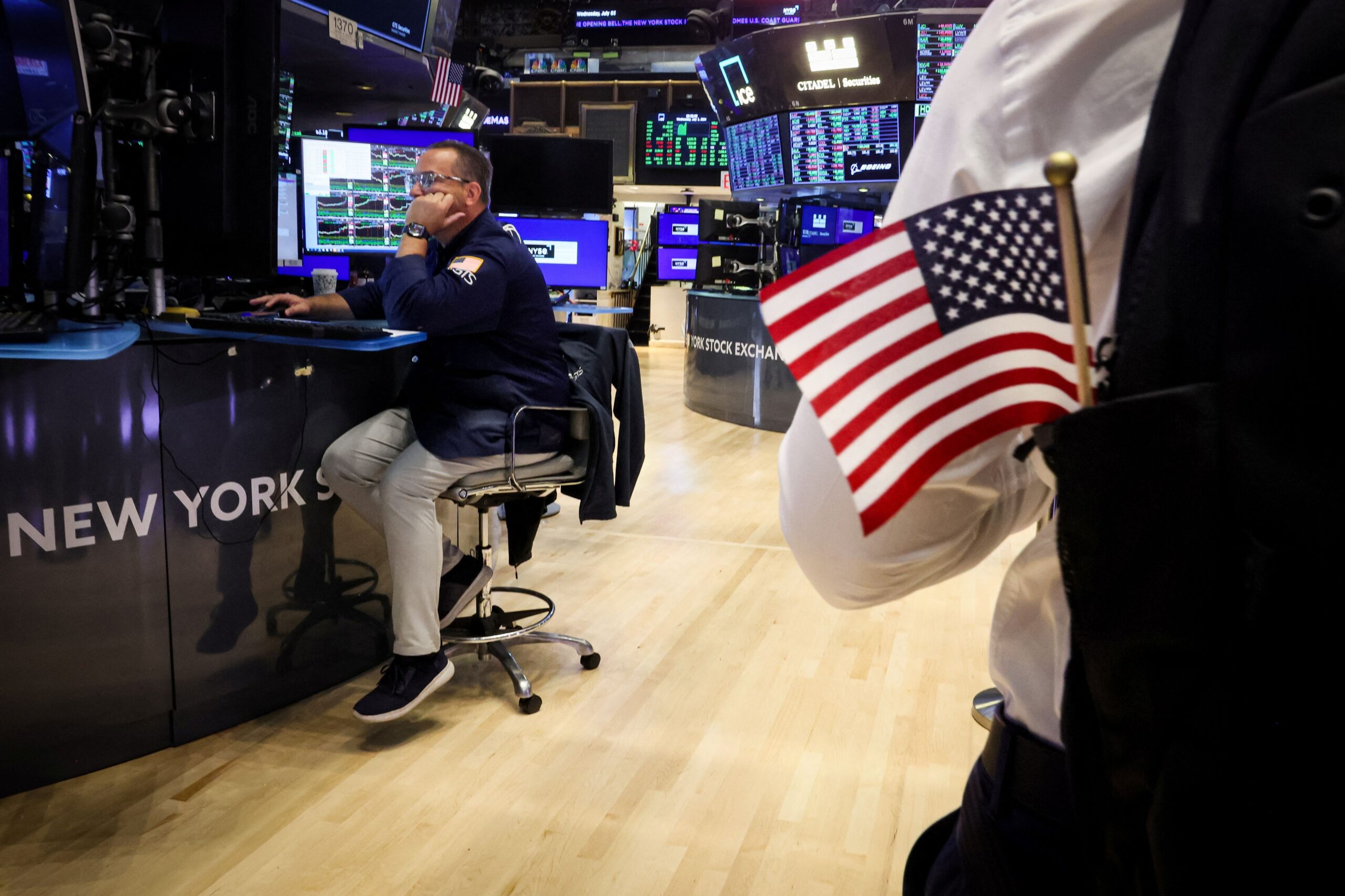 Bolsas de NY fecham em queda com realização de lucros, mas sobem na semana