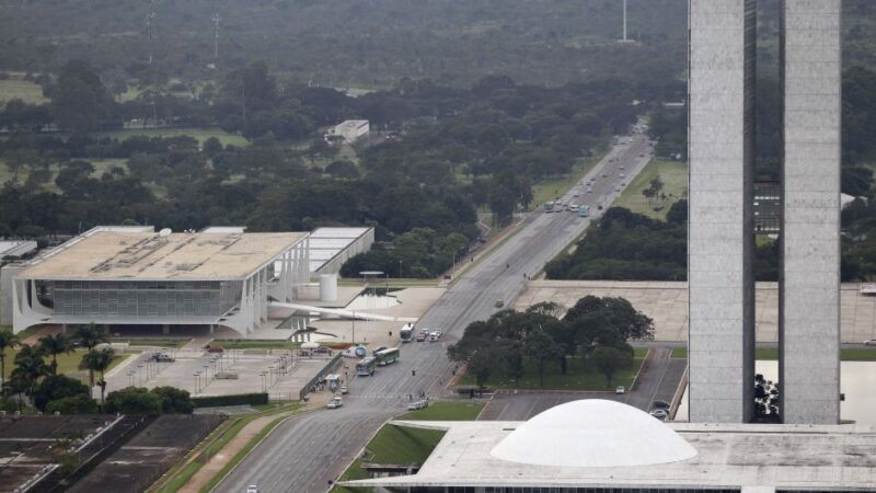 Risco fiscal amplia discussão sobre mudança no reajuste do salário mínimo