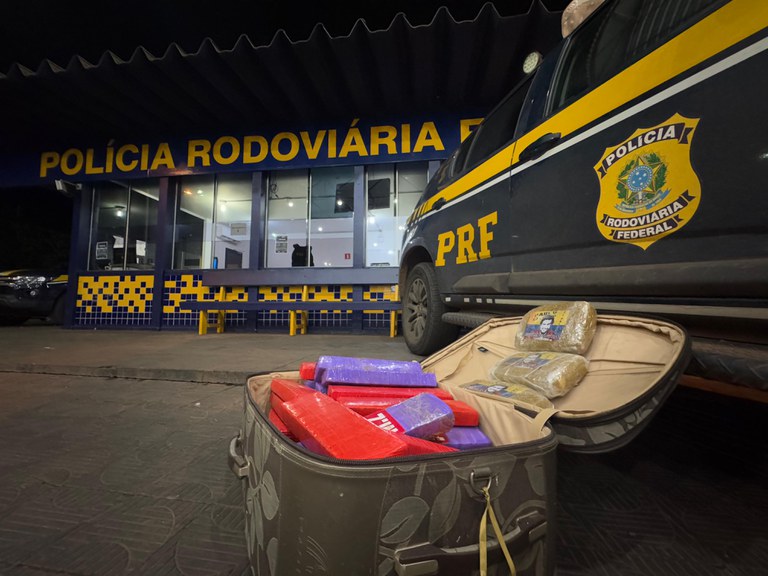 PRF apreende 40kg de maconha e skunk durante fiscalização em Rondonópolis/MT