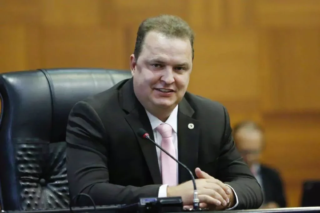 Assembleia Legislativa economiza R$ 100 milhões sob gestão do deputado Max Russi – Jornal Advogado – Em Mato Grosso