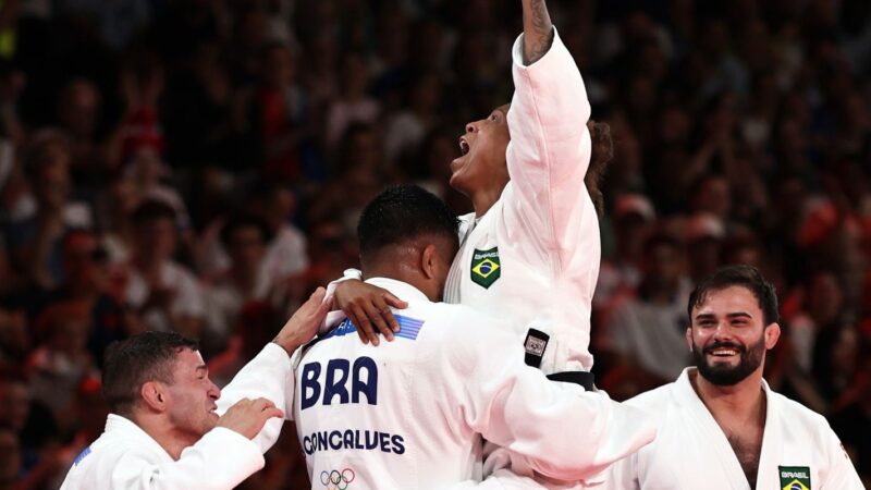 Brasil atropela EUA em disputa por equipes, a 1ª após bronze em Paris