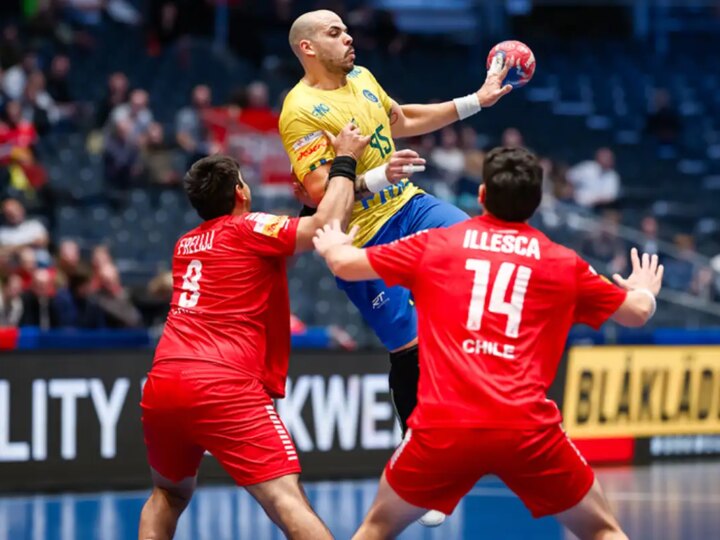 Brasil oscila, mas supera Chile na 2ª fase do Mundial de Handebol