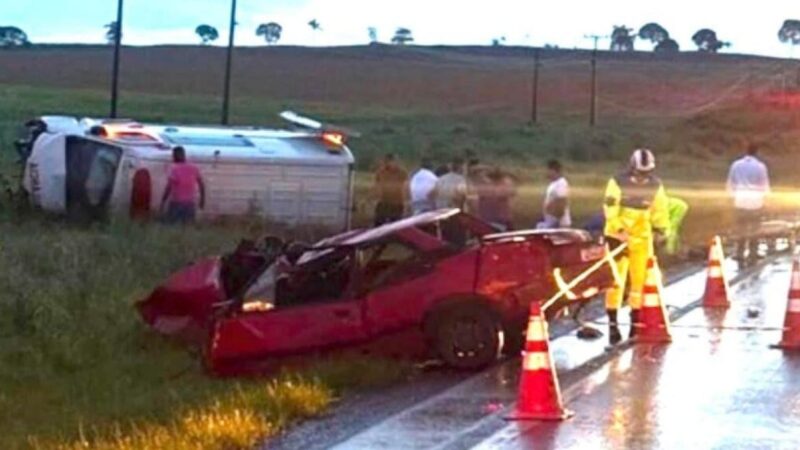 Colisão entre ambulância e carro deixa um morto e quatro feridos em rodovia de MT