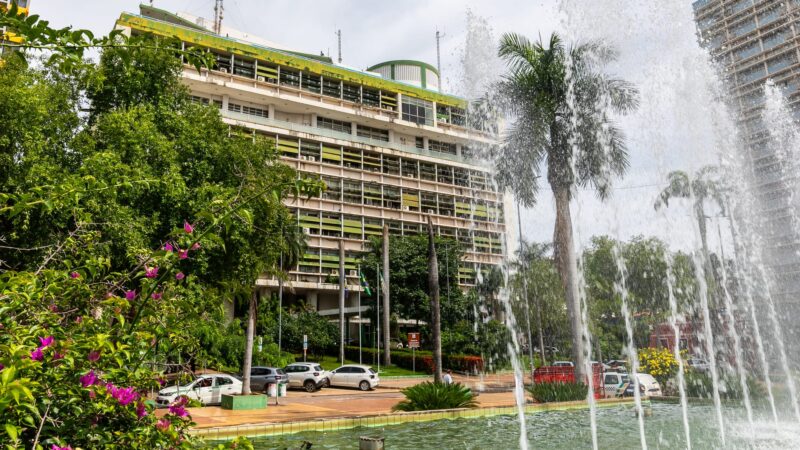 Com calamidade financeira, prefeitura de Cuiabá altera calendário de pagamento do 13º salário