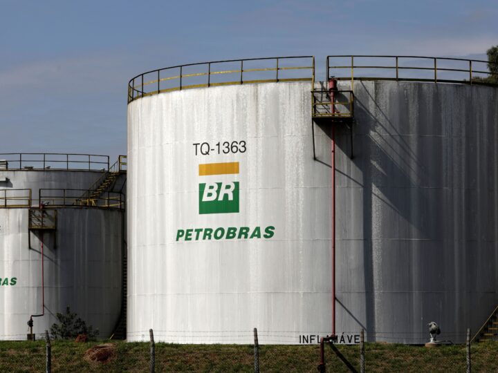 Conselho da Petrobras se reúne e deve discutir aumento dos combustíveis