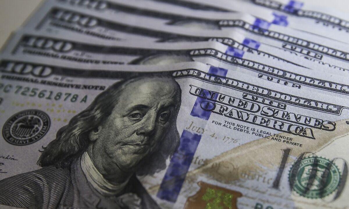 Dólar cai pelo 12º pregão seguido e fecha abaixo de R$ 5,80 pela 1ª vez desde novembro