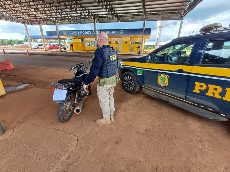 PRF apreende motocicleta com sinais de adulteração em Primavera do Leste/MT