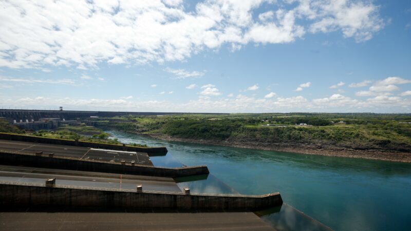 Itaipu: geração de energia cai 20% em 2024, com impacto de estiagens