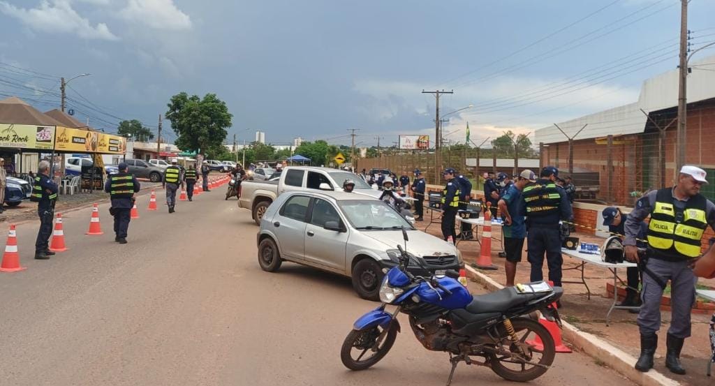 Lei Seca termina com quatro presos por embriaguez e 43 veículos removidos