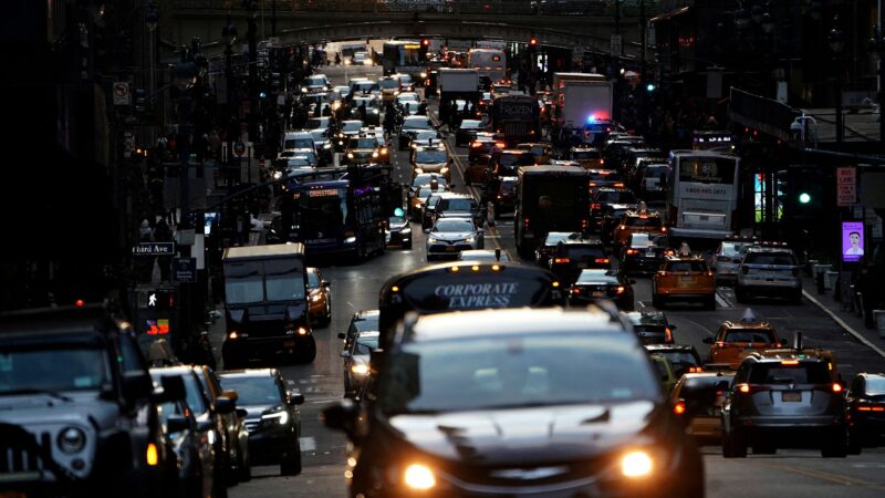 Nova York estreia pedágio para reduzir congestionamento; tarifa custa US$ 9