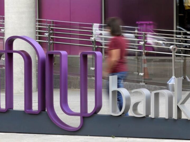 Nubank começa a oferecer planos de celulares da NuCel