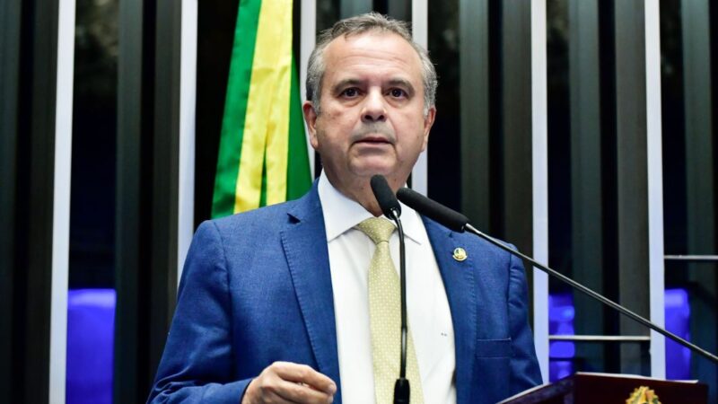 Política de salário mínimo impacta nas contas públicas, diz Rogério Marinho à CNN