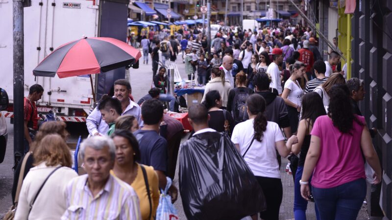 Rua 25 de Março está na mira dos EUA por pirataria e falsificação