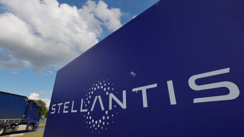 Stellantis anuncia novos investimentos após reunião com Trump