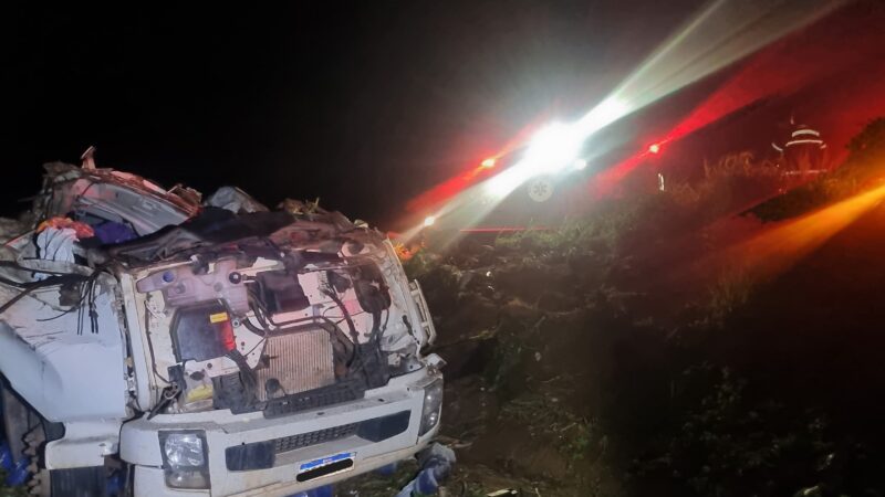 Corpo de Bombeiros socorre vítima de capotamento em Campo Verde